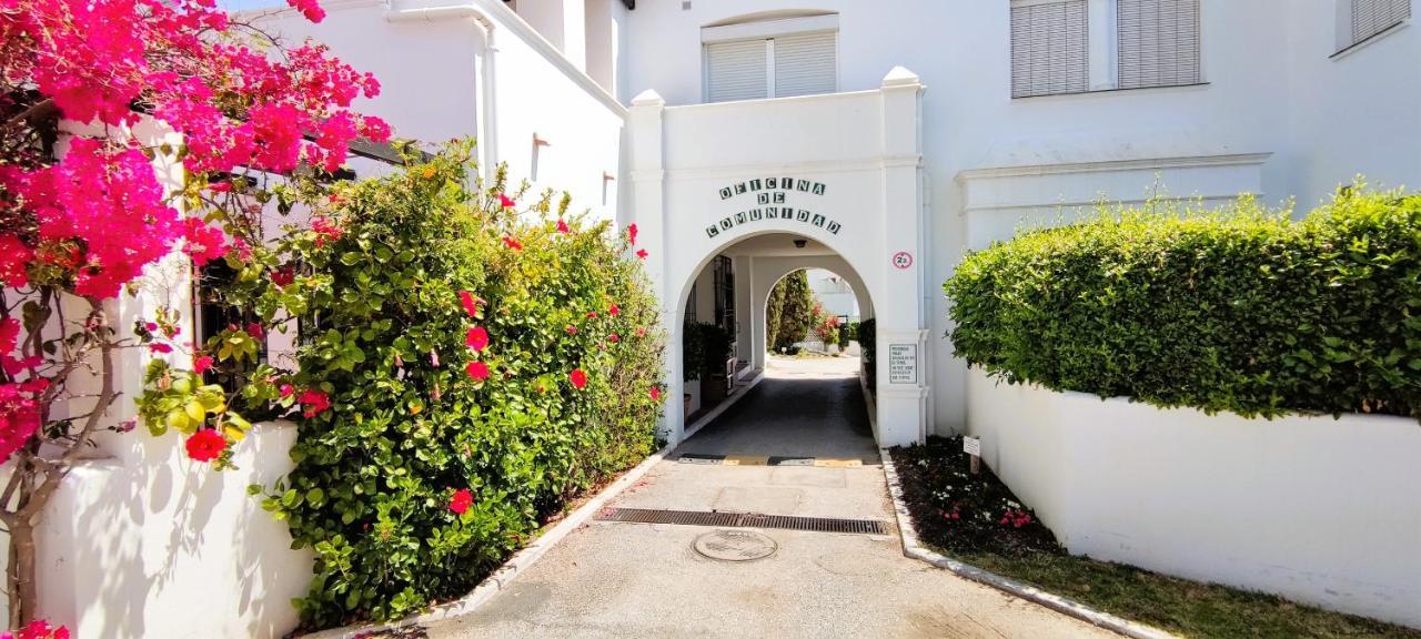 Apartamento Con Jardin Y Piscina En Playa Estepona Esterno foto